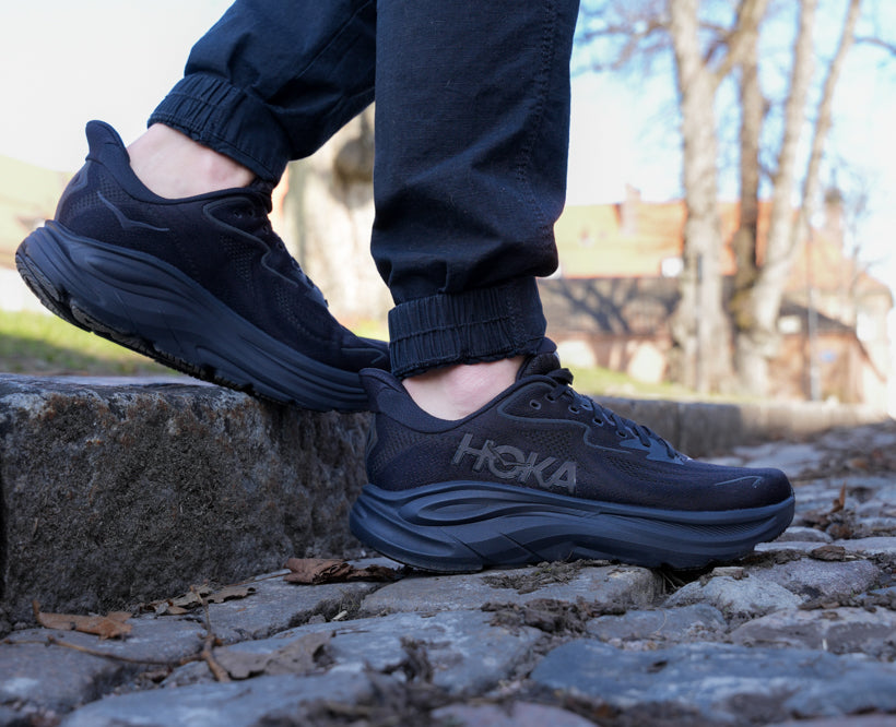 Hoka M CLIFTON 10 X-WIDE Black / Black – Framsport
