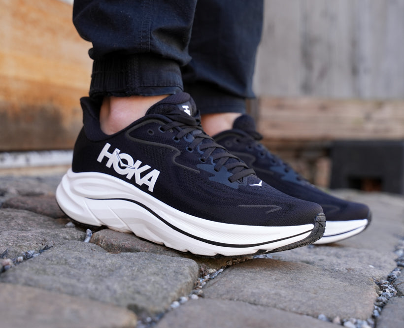 Hoka M CLIFTON 10 WIDE Black / White – Framsport