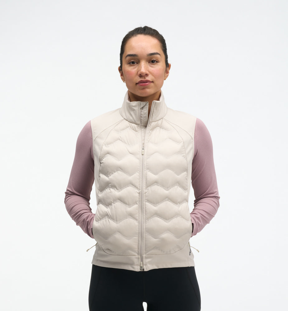 Hoka W SKYFILL INSULATED VEST River Rock Grey