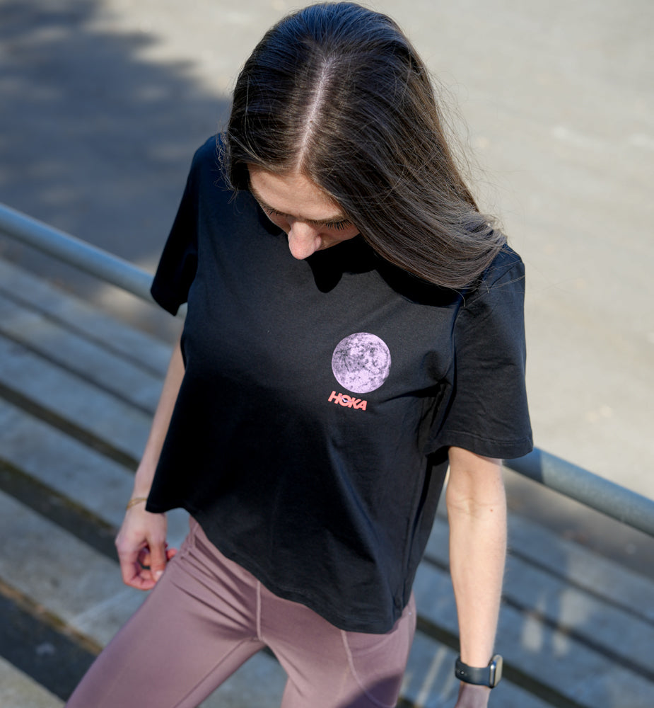 Hoka W HOKA COLLAGE GPX TEE Black