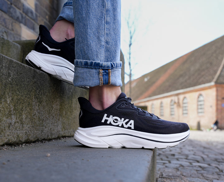 Hoka W CLIFTON 10 Black / White