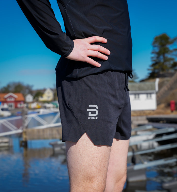 Dæhlie Shorts Swift 4" Black