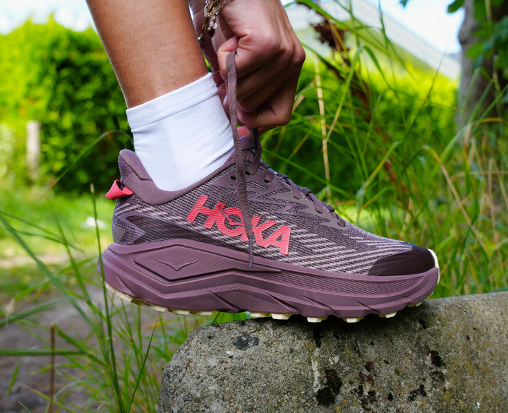 Hoka W CHALLENGER 8 GTX Black / Varsity Burgundy