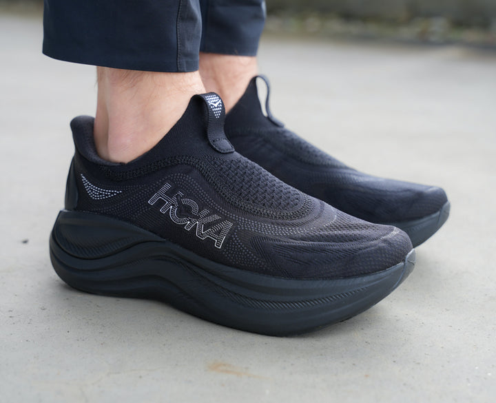 Hoka M SKYWARD LACELESS Black / Black