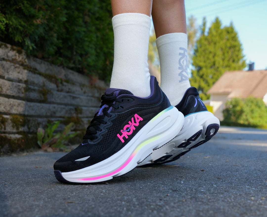 Hoka W BONDI 9 Black / Neon Dragonfruit