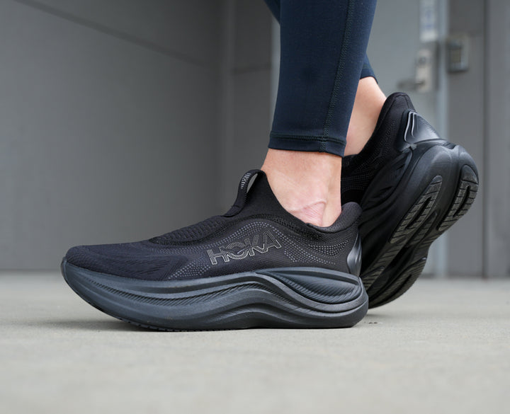 Hoka W SKYWARD LACELESS Black / Black
