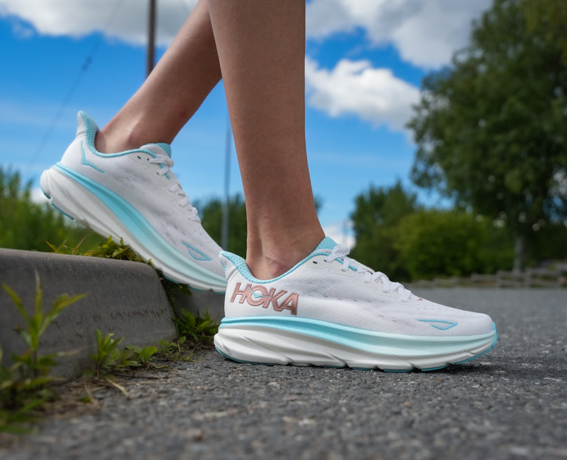 Hoka W CLIFTON 9 Frost / Rose Gold