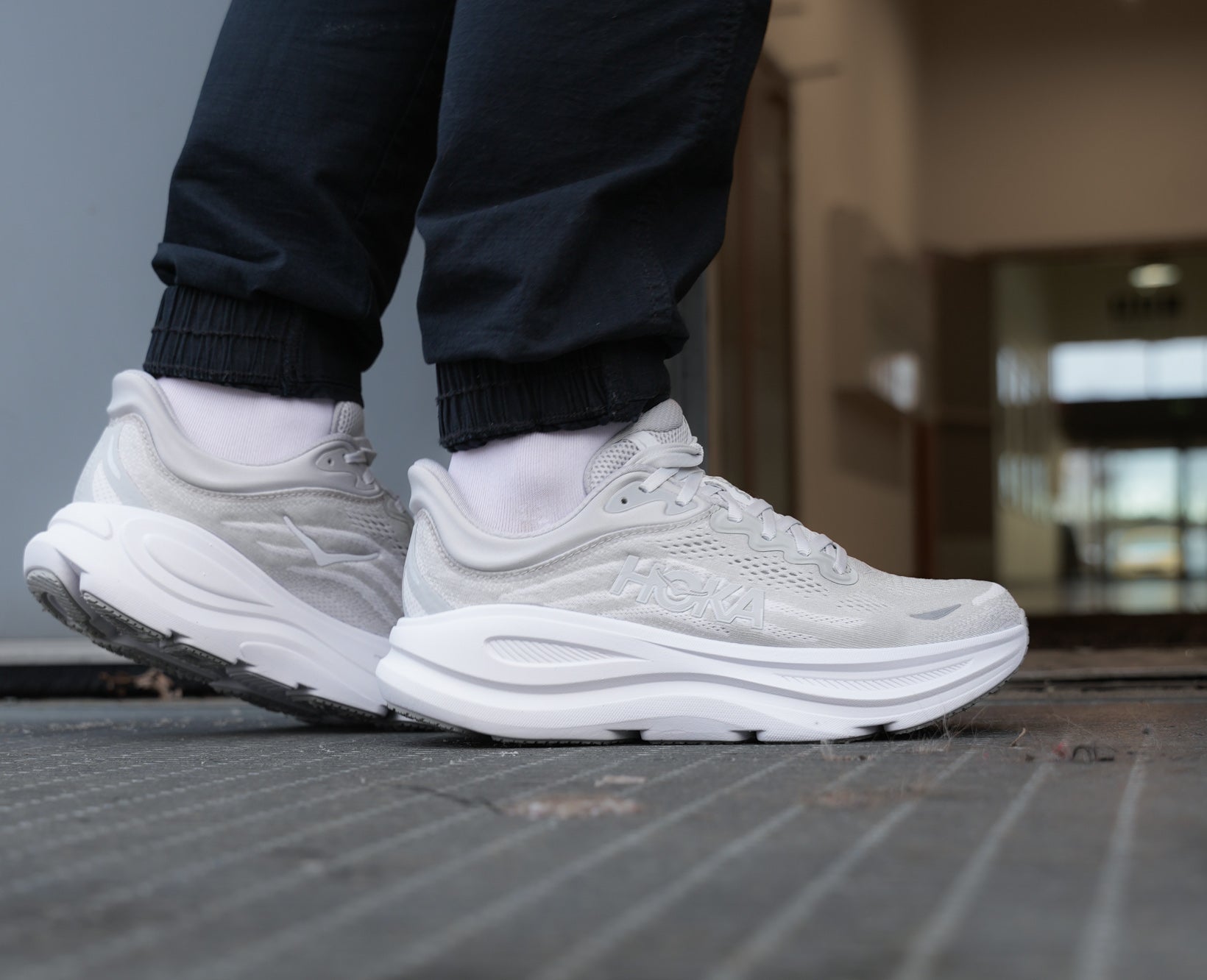 Hoka M BONDI 9 Cosmic Grey / Stardust – Framsport