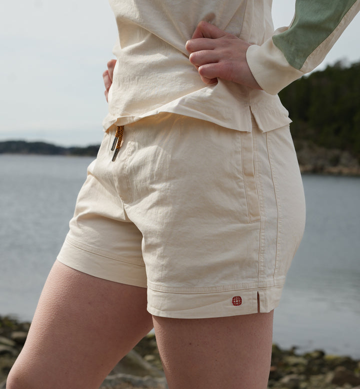 Amundsen Sports 5Incher Ditch-Hiker Shorts Womens Oatmeal