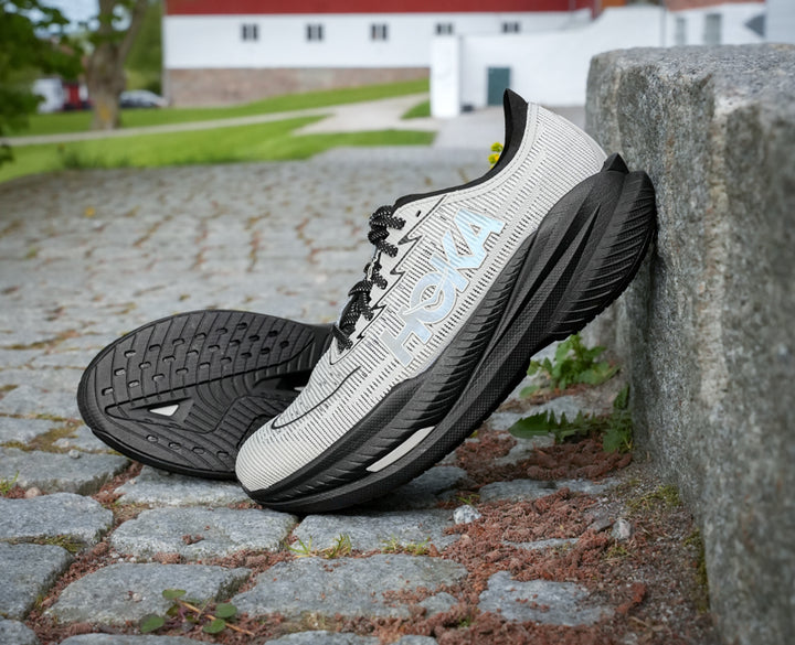 Hoka U MACH X 2 Black / Stardust