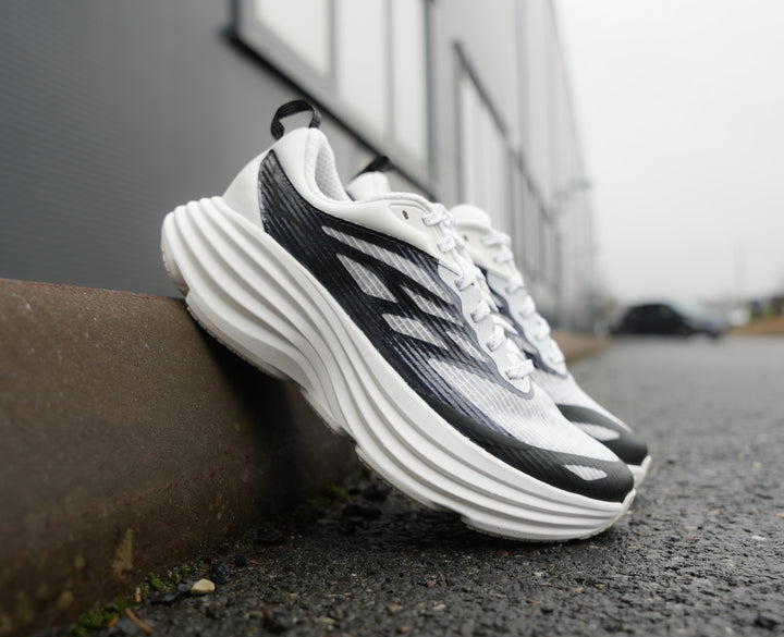 Hoka U BONDI 8 TS CAGED - MTL Frost / Metallic Black