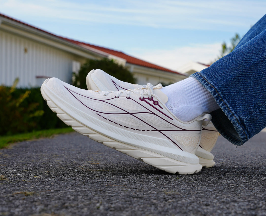 Hoka W MACH REMASTERED Alabaster / Cherry Syrup