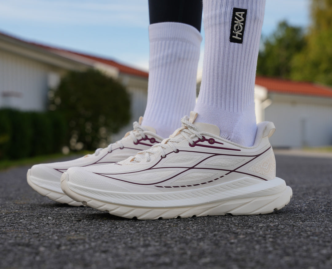 Hoka W MACH REMASTERED Alabaster / Cherry Syrup