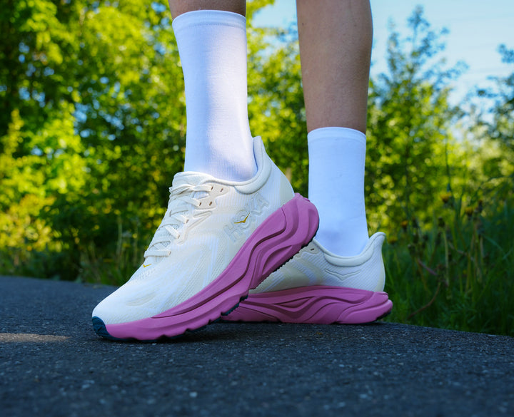 Hoka W ARAHI 8 Alabaster / Lingonberry