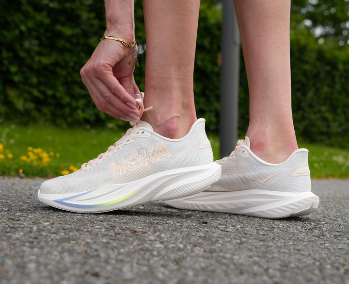 Hoka W MACH 7 WIDE Oat Milk / Alabaster