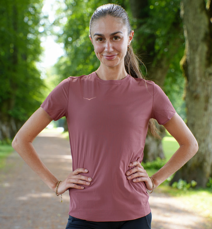 Hoka W AIROLITE SHORT SLEEVE 2.0 Rouge