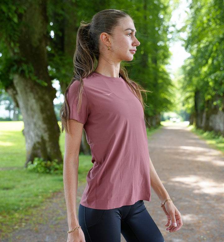 Hoka W AIROLITE SHORT SLEEVE 2.0 Rouge