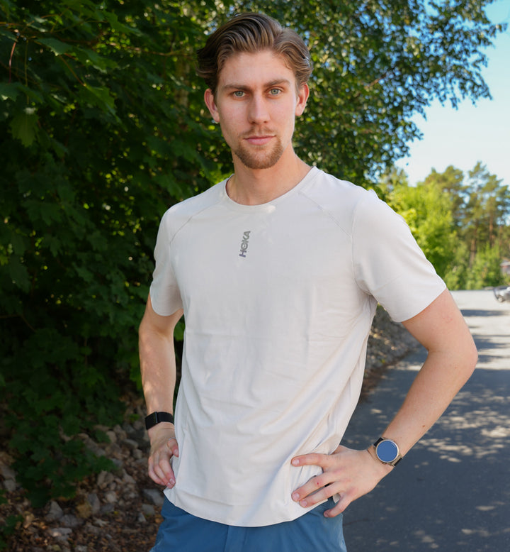 Hoka M EVERYRUN SHORT SLEEVE River Rock Grey
