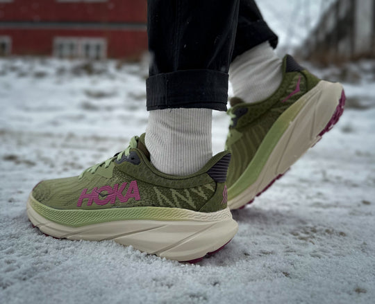 hoka bred tåbox